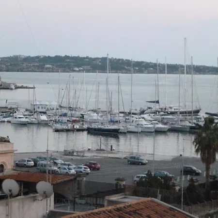 Bed & Breakfast Le Grand Bleu Siracusa - One Hundred Steps From Ortigia -sea View - 3*